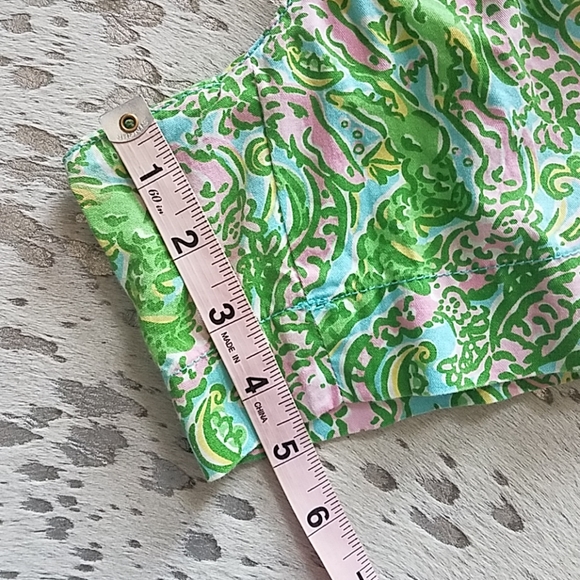 Lilly Pulitzer Callahan Chomp Chomp Shorts 5" - Picture 8 of 8